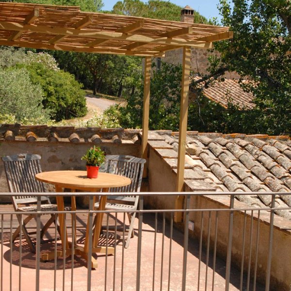 San Romito | Romantic apartment and roof terrace in Tuscan Olive Groves