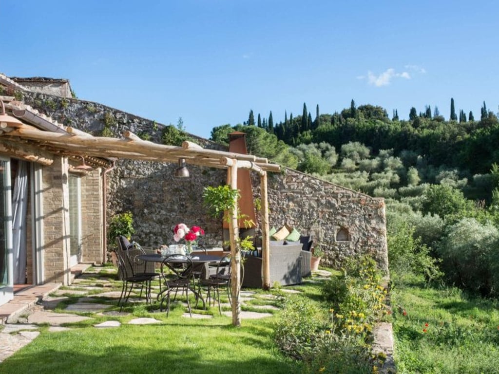 Emilio | Stylish Villa for 4 on historic Tuscan estate