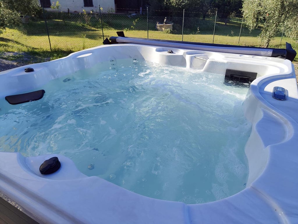 Casa Andrea | San Gimignano cottage for 4 with a hot tub