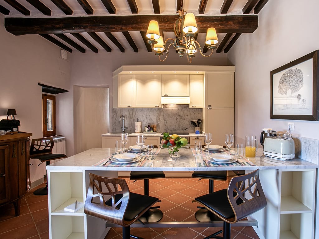 Casa Livio | Apartment and Hot-Tub with private garden in Chianti