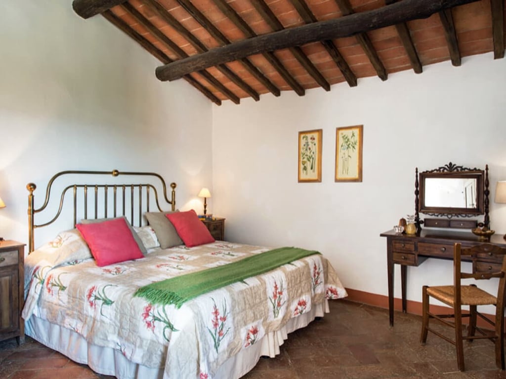Damiano | Tuscan cottage with shaded patio and expansive views