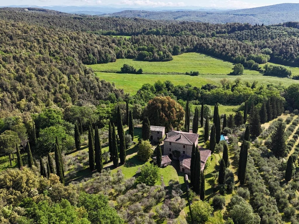 Ginestreto | Elegant Tuscan Villa by Cetinale with Pool & Tennis