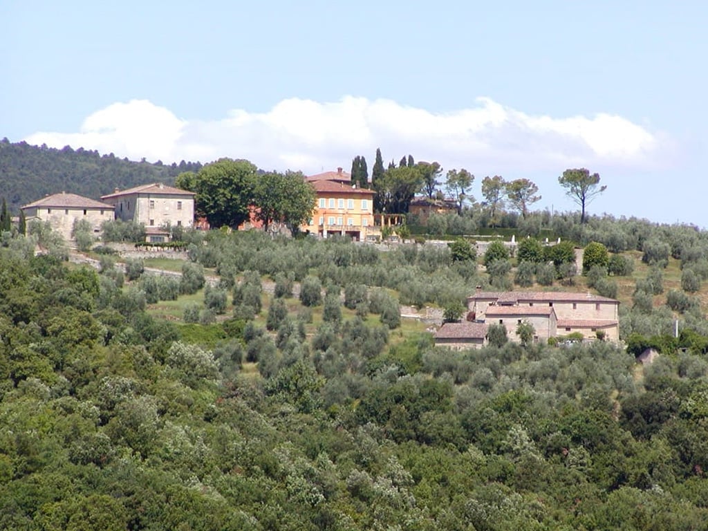Ropoli Sopra | A Tuscan farmhouse with loggia close to Siena