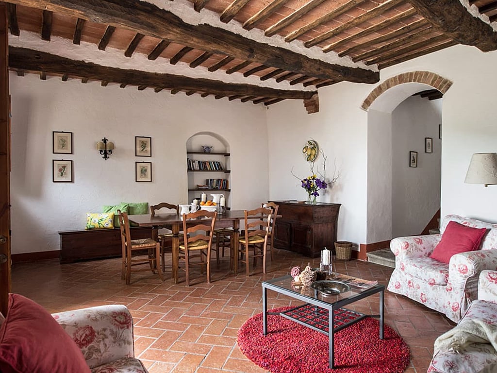 Ropoli Sotto | A Tuscan farmhouse set in an olive grove