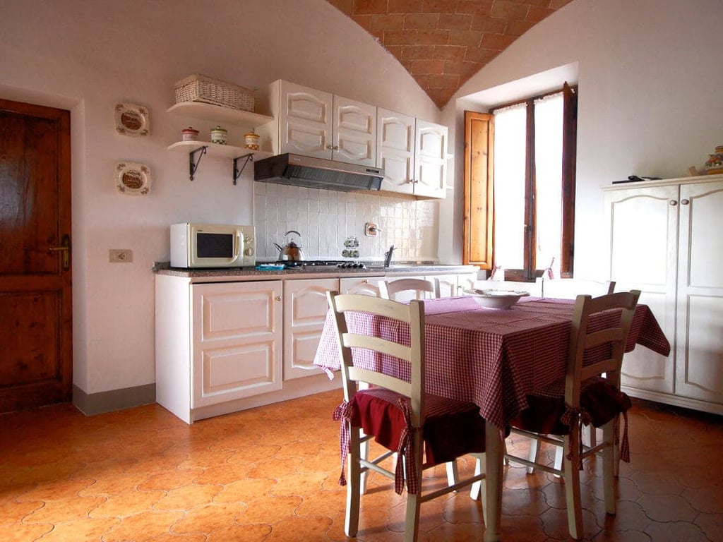 Rustico | Agriturismo for 4 with a shared pool, by Casole d'Elsa