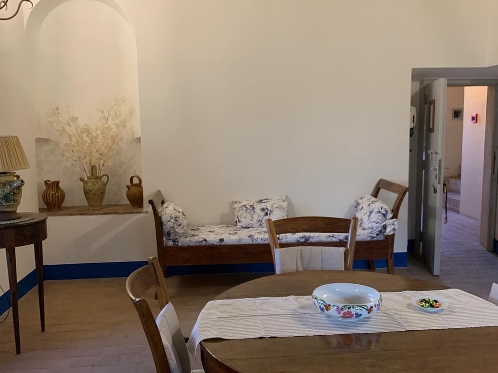 Stigliano: Tower Three | Apartment in a medieval Sienese tower