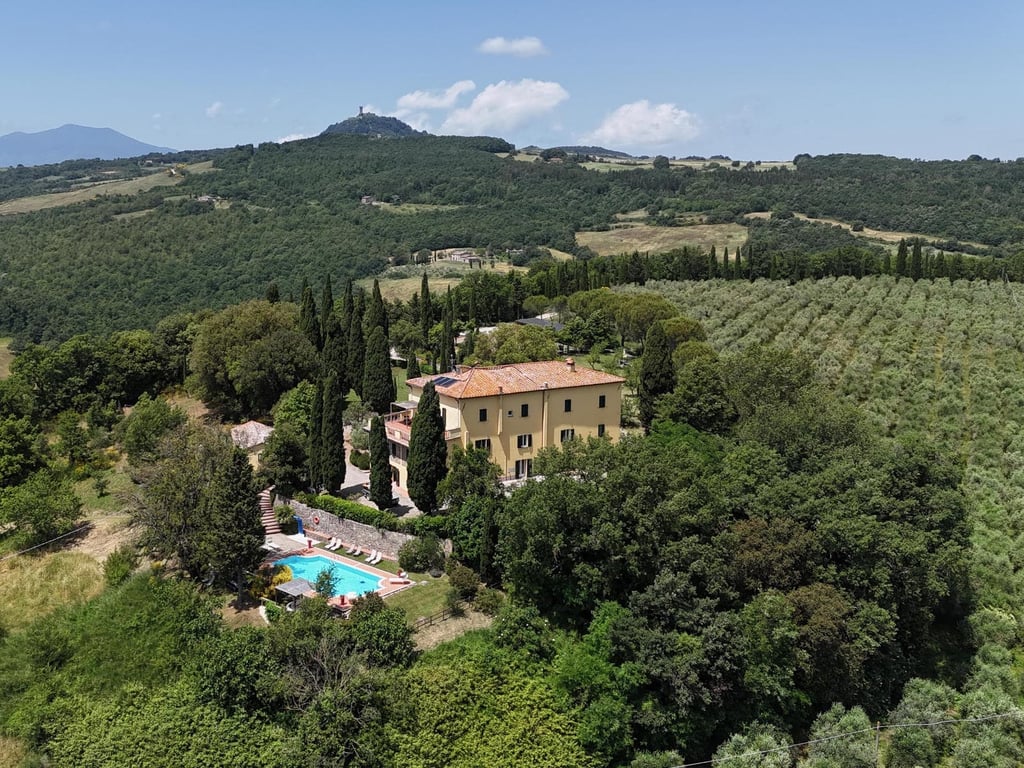 Villa Bianca | Elegant villa for 26 in the Val d'Orcia