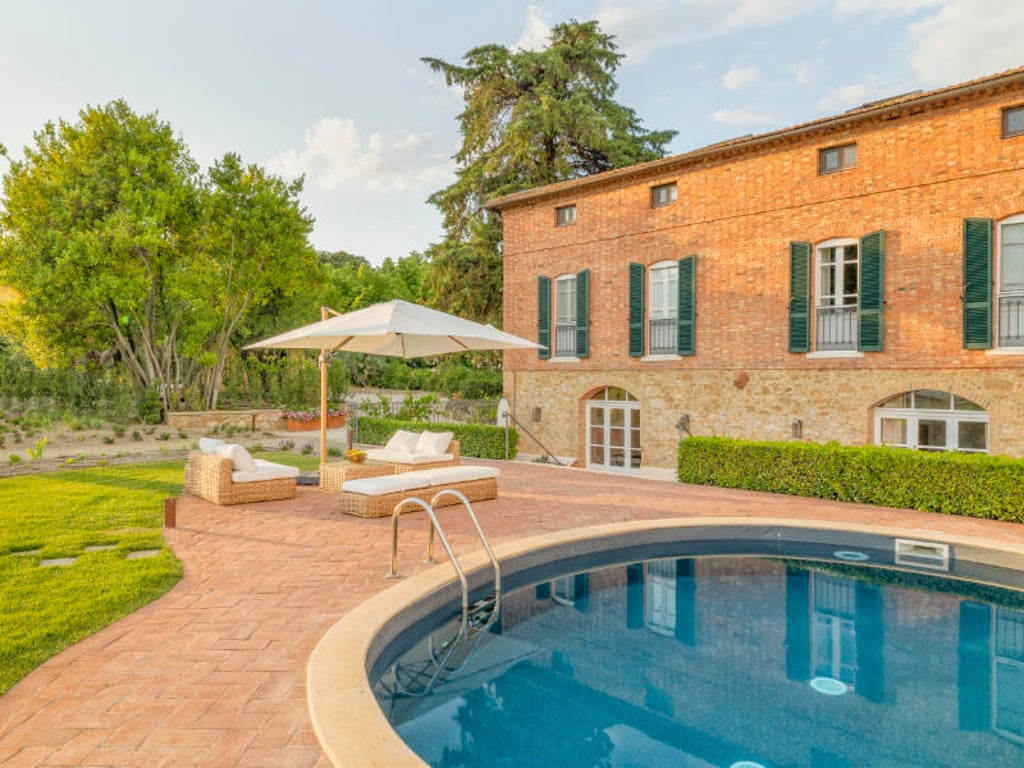 Villa Castelmuzio | Village Villa for 18 near Pienza with pool and AC.