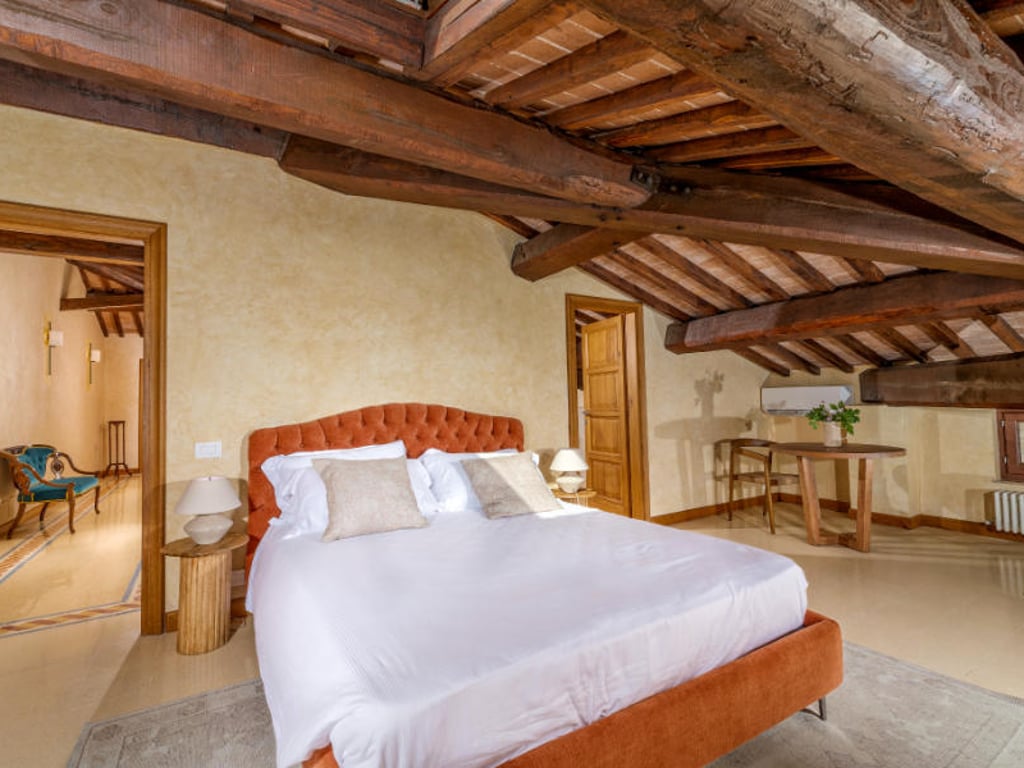 Villa Castelmuzio | Village Villa for 18 near Pienza with pool and AC.