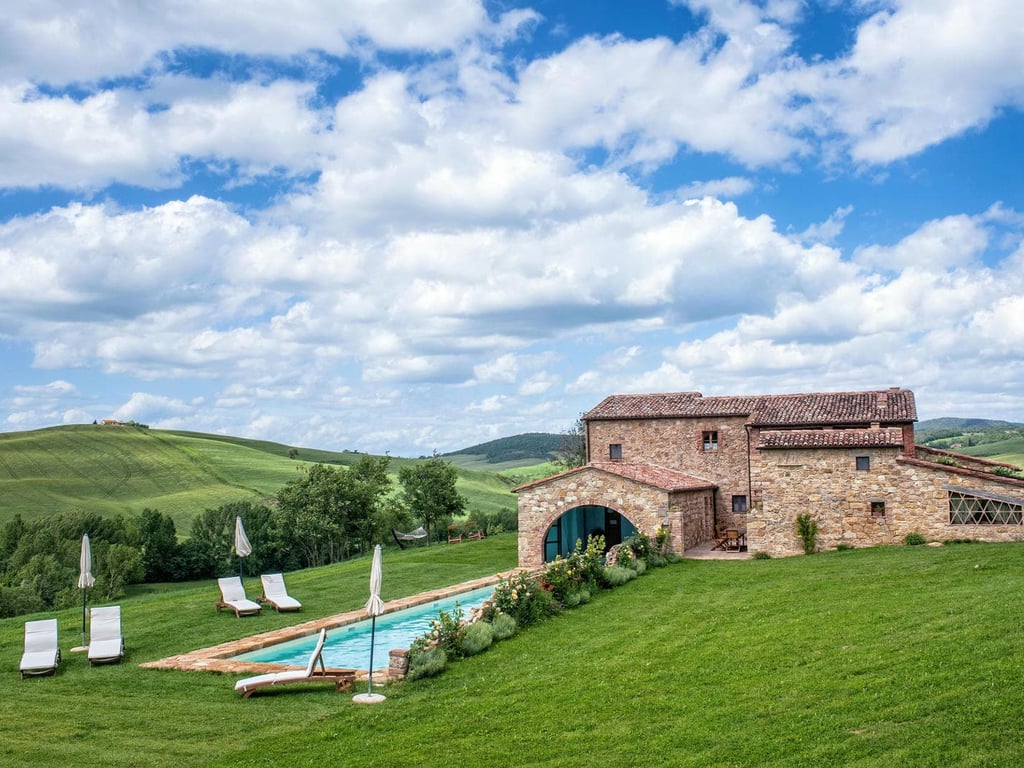 Fiammetta | A Tuscan villa with a long private pool