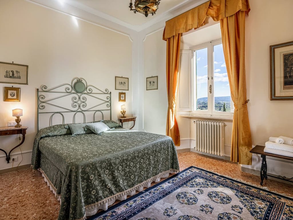 Villa Lucia | Historic Italian Villa near Monteriggioni for 14 guests