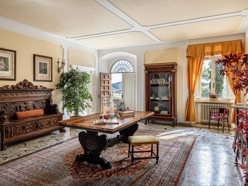 Villa Lucia | Historic Italian Villa near Monteriggioni for 14 guests