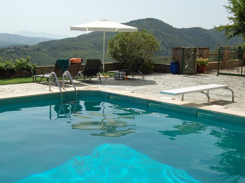 Virginia B | Villa for 4 on an historic Tuscan farming estate