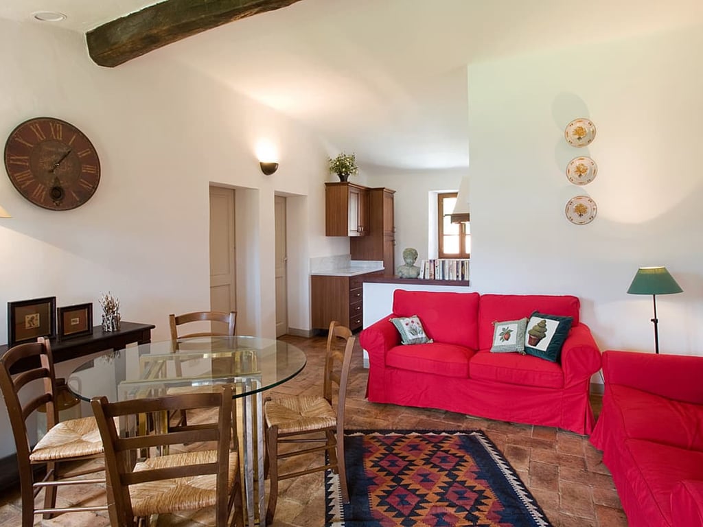 Virginia B | Villa for 4 on an historic Tuscan farming estate