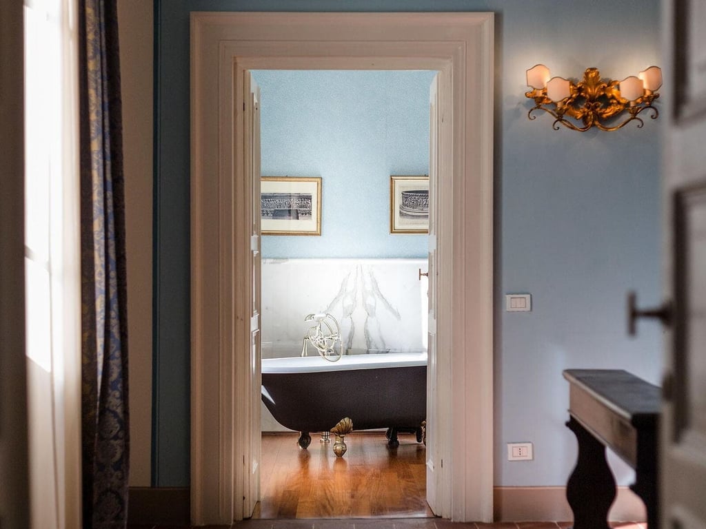 Antica | A 17th century villa for 12 close to Lucca