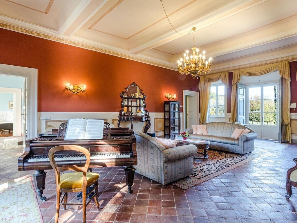 Antica | A 17th century villa for 12 close to Lucca