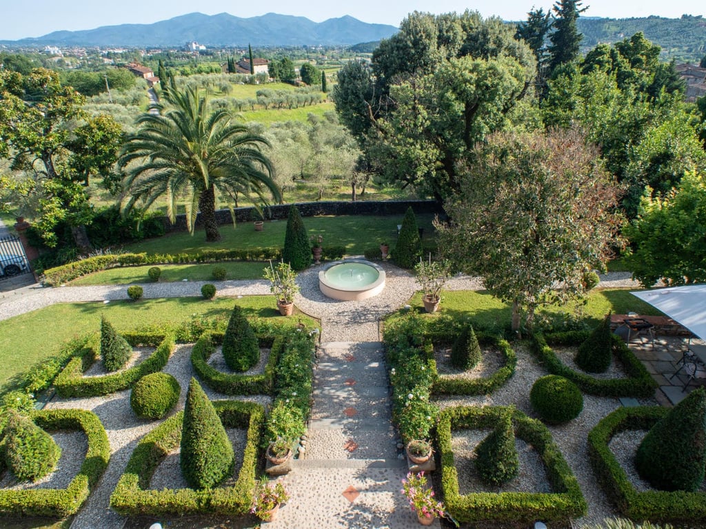 Villa Bartolomeo | Luxury Villa and Pool close to Lucca