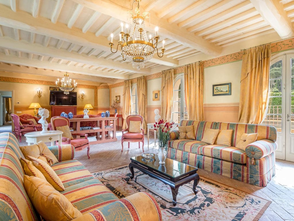 Villa Cosimo | Magnificent Historic Tuscan villa for 24