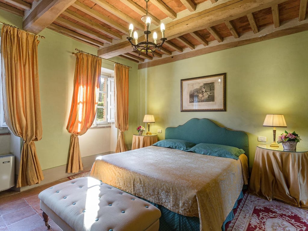 Villa Cosimo | Magnificent Historic Tuscan villa for 24