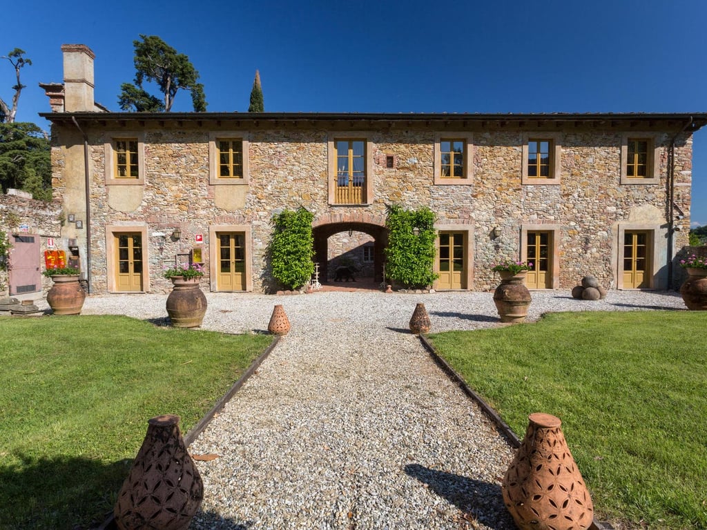 Villa Cosimo | Magnificent Historic Tuscan villa for 24