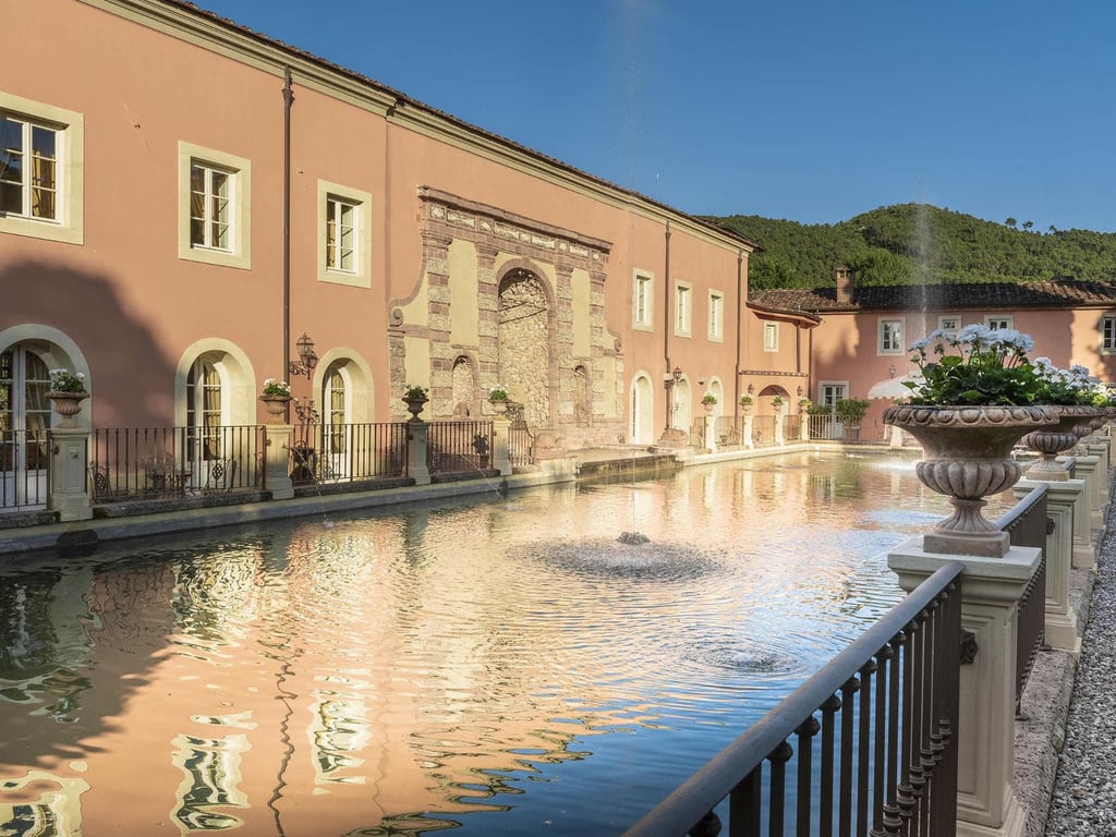 Villa Cosimo | Magnificent Historic Tuscan villa for 24