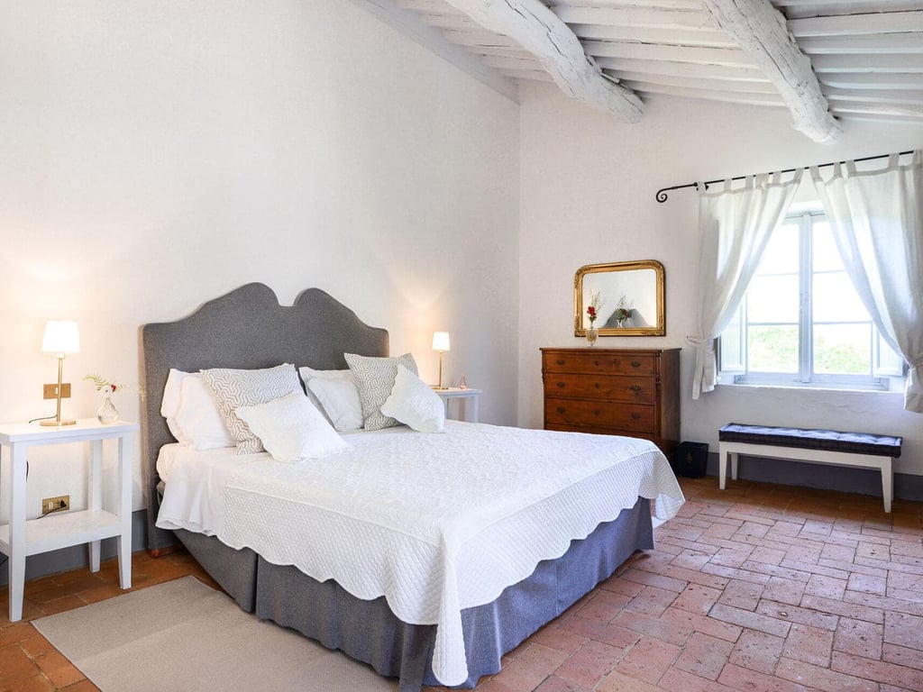 Orologio | Tuscan villa near Lucca and the Italian Riviera