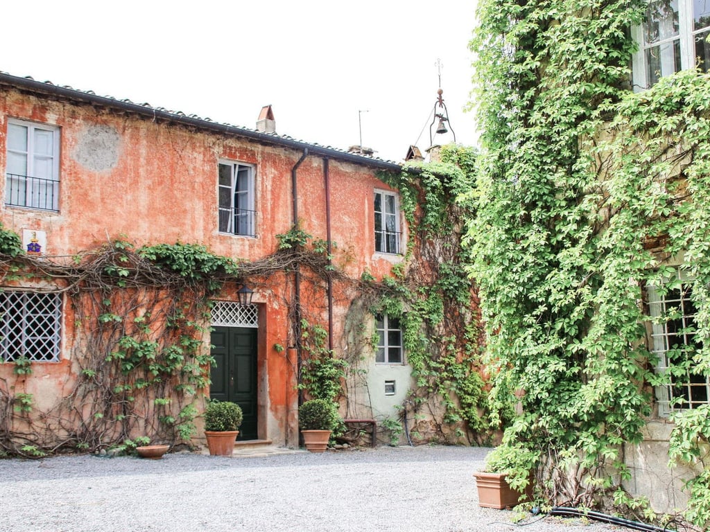 Orologio | Tuscan villa near Lucca and the Italian Riviera