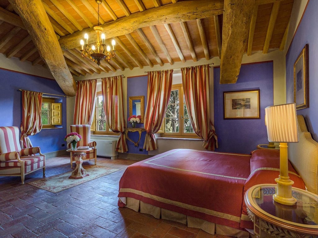 Salviati | A luxury villa with a private lake close to Lucca