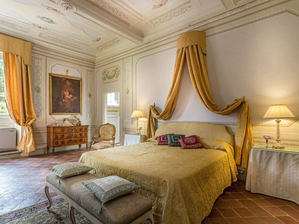Villa Ponte | Majestic Villa near Lucca with pool and gardens