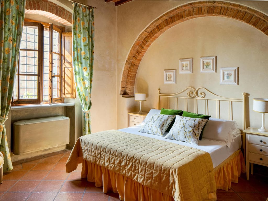 Bonazza | Chianti Villa for 20 with 650m² Wellness Center and Vineyard Views