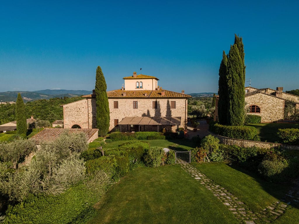 Bonazza | Chianti Villa for 20 with 650m² Wellness Center and Vineyard Views