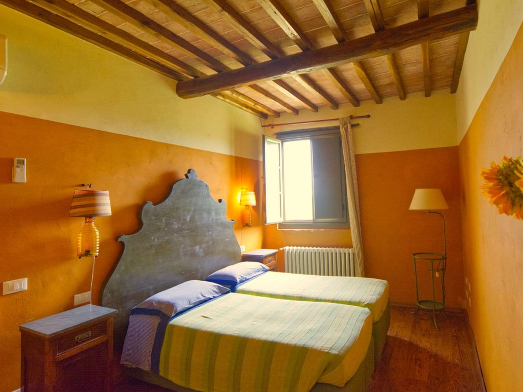 Enofila | Agriturismo for 5 on a wine estate near Florence