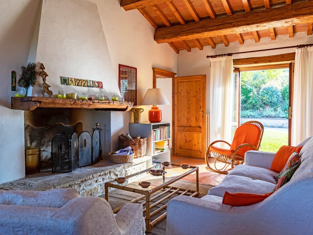 Vallevista | A delightful red villa with views over the Apennines