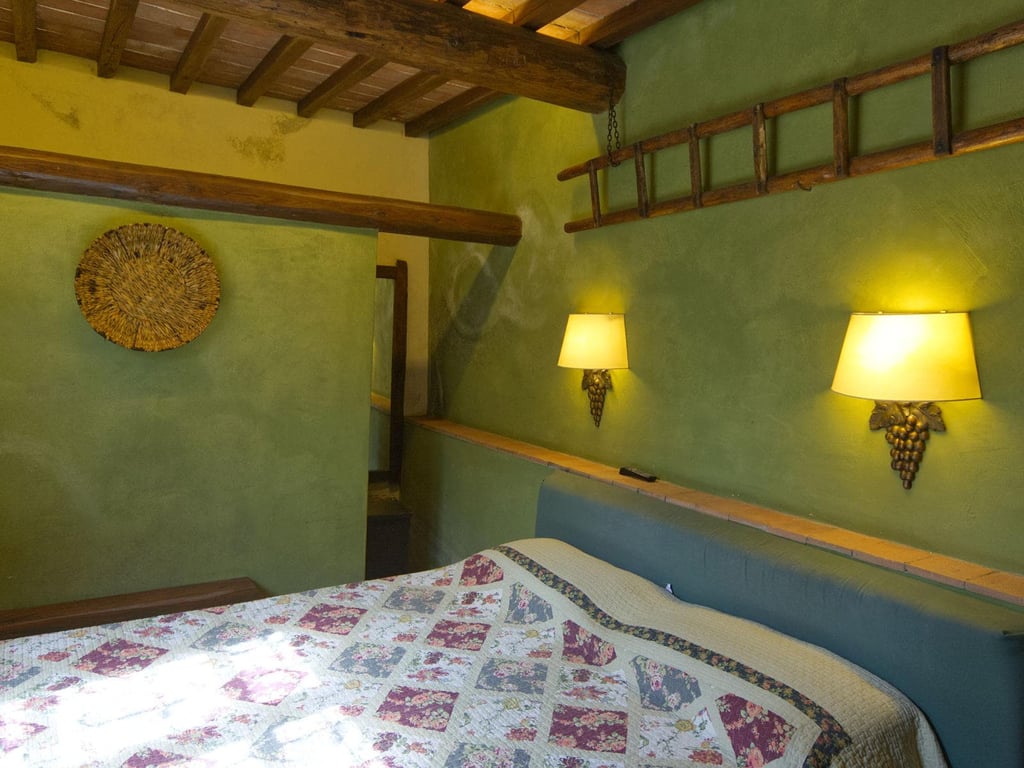 Vendemmia | Tuscan apartment on a wine estate near Florence