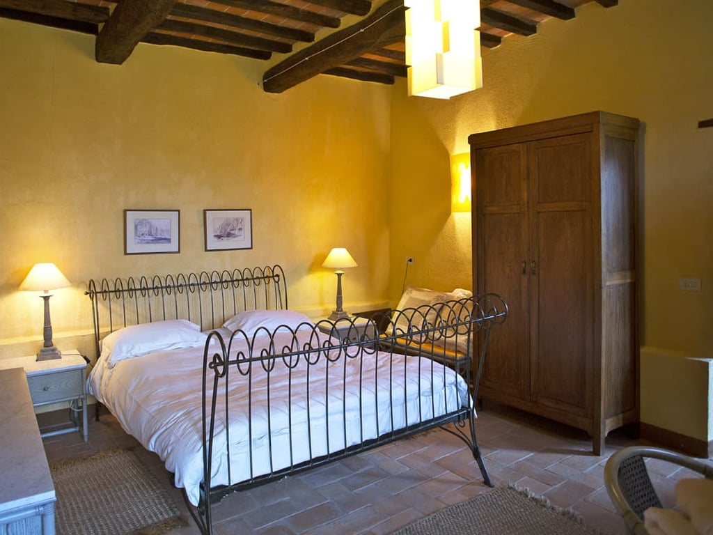 Arcata | Couples Retreat on Former Monastery Estate near Arezzo with Salt-Water Pool