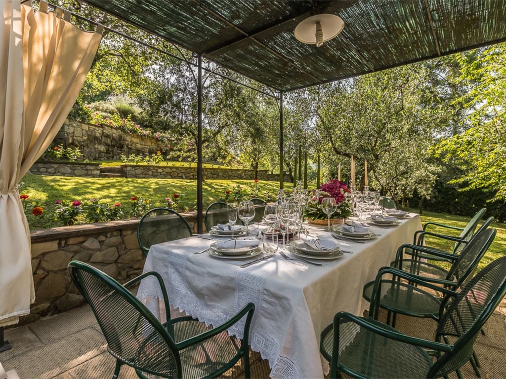 Francesca | Luxury Tuscan villa with pool & hot-tub