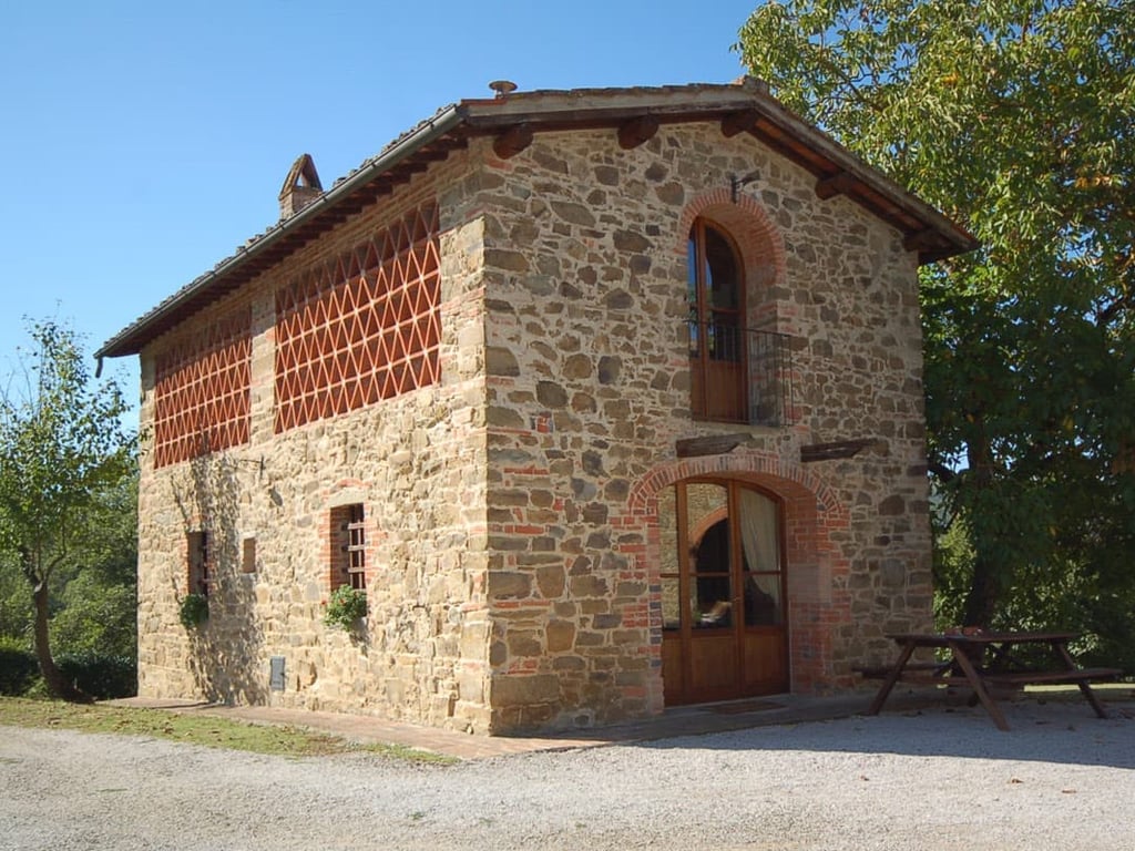 Pagliaio | Former Monastery Farm near Arezzo: Cottage for 4 with Shared Pool and Helpful Owner