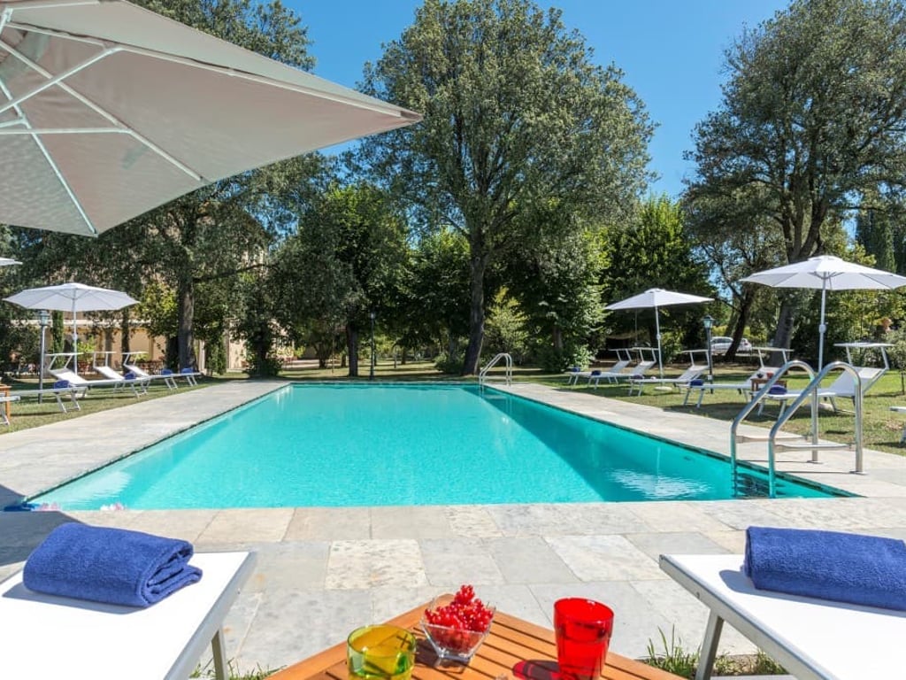 Villa Cortona | Historic Wedding Villa for 18 close to Cortona with pool