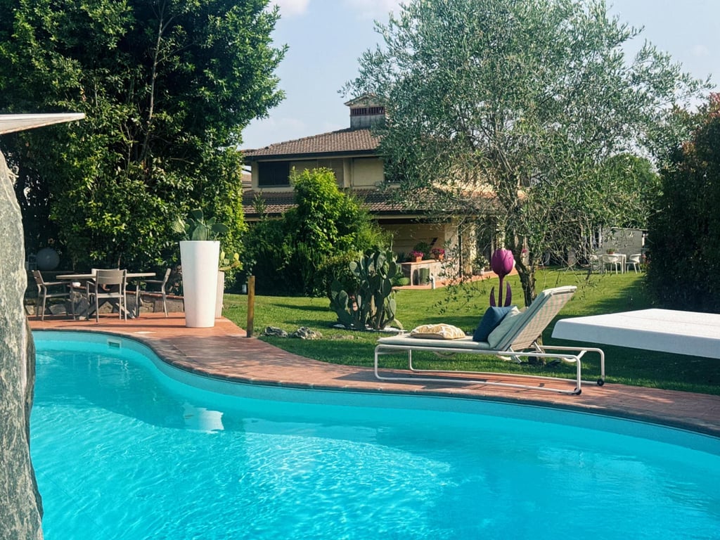 Villa Ema | Modern Villa for 8 Near Le Balze - the Landscape Behind the Mona Lisa