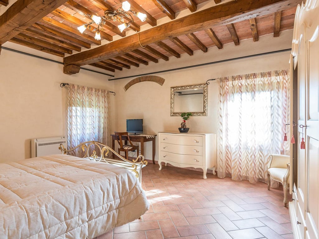 Argentum | Family apartment in a historic villa with shared pool
