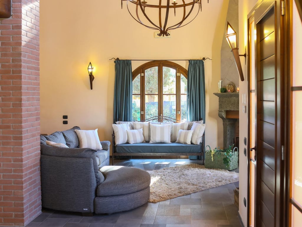 Villa Elisa | Contemporary Tuscan colonica and pool