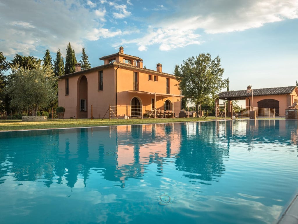 Villa Elisa | Contemporary Tuscan colonica and pool