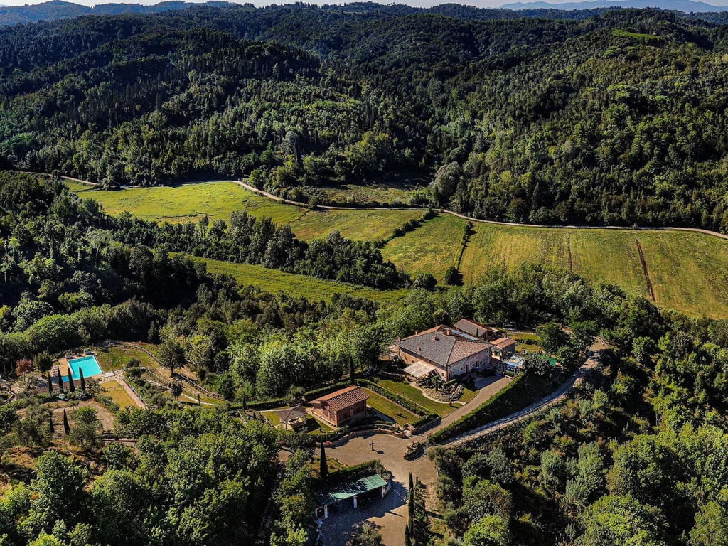 Villa Bucciano | Beautiful Villa and Pool in Central Tuscany
