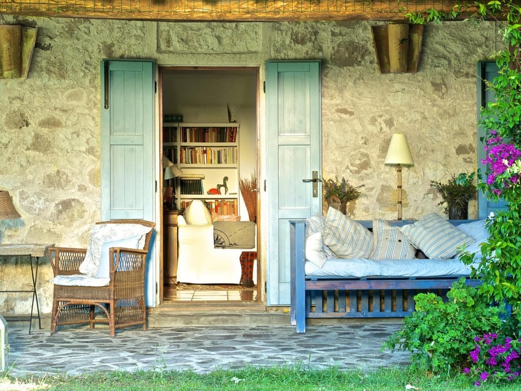 Dipinta di Blu | A luxury villa with pergola, pool and a sea view