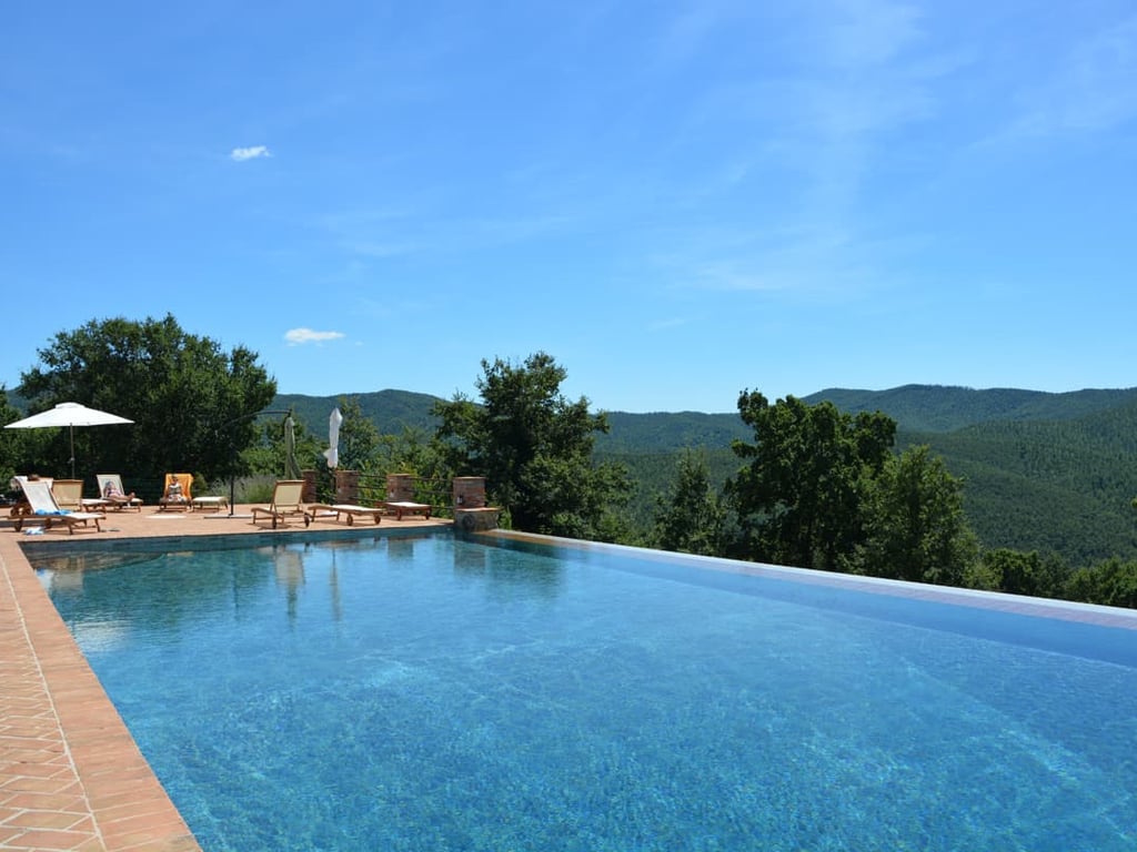 Quercia | Tuscan farmhouse apartment near an historic abbey