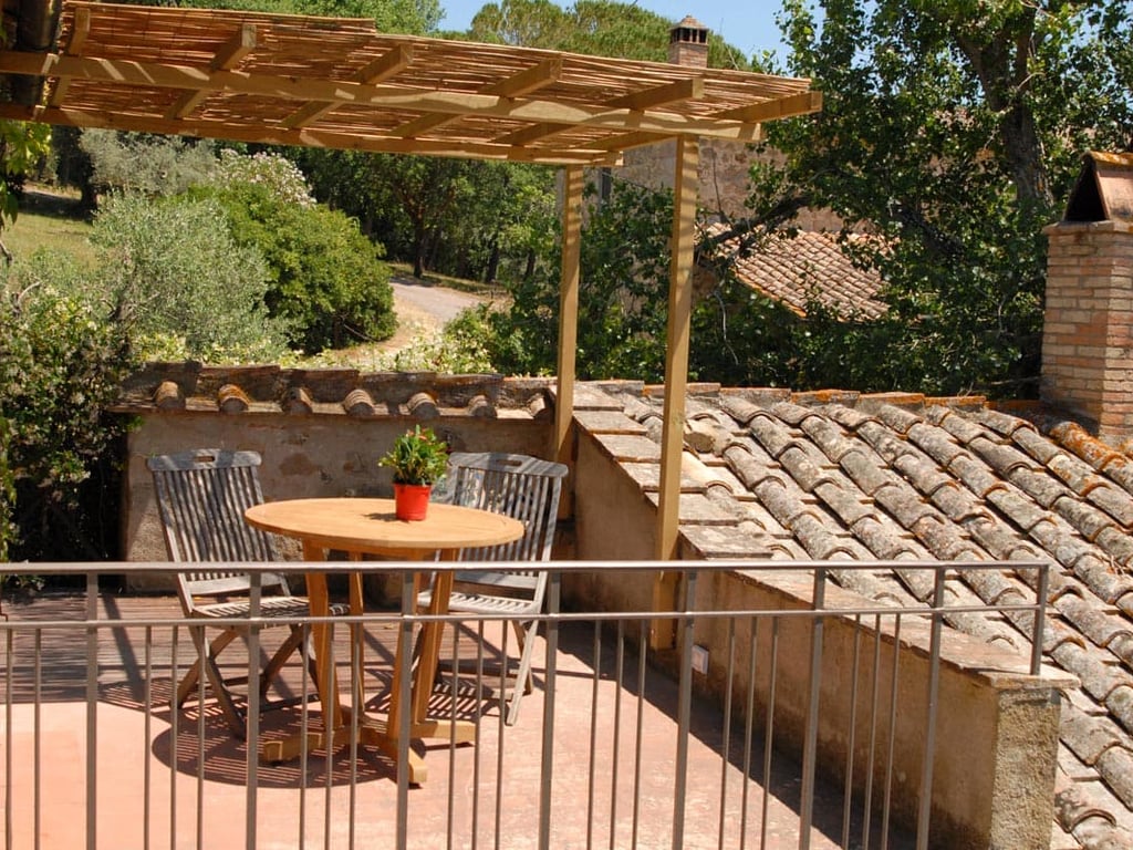 San Romito | Romantic apartment and roof terrace in Tuscan Olive Groves