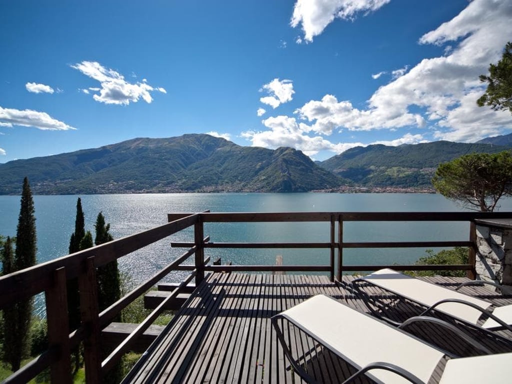 Archimede | Modernist villa with Pool and Jacuzzi on Lake Como