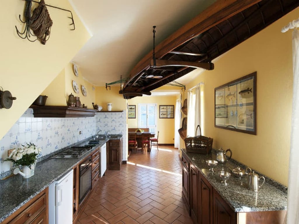 Casa del Pescatore | A lakeside villa with terraces on the waterfront