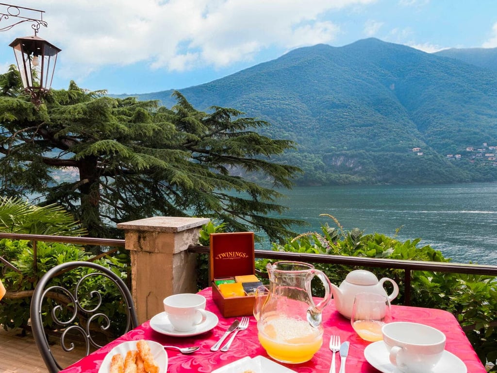 Villa Ludovica | Historic villa for 8 on Lake Como
