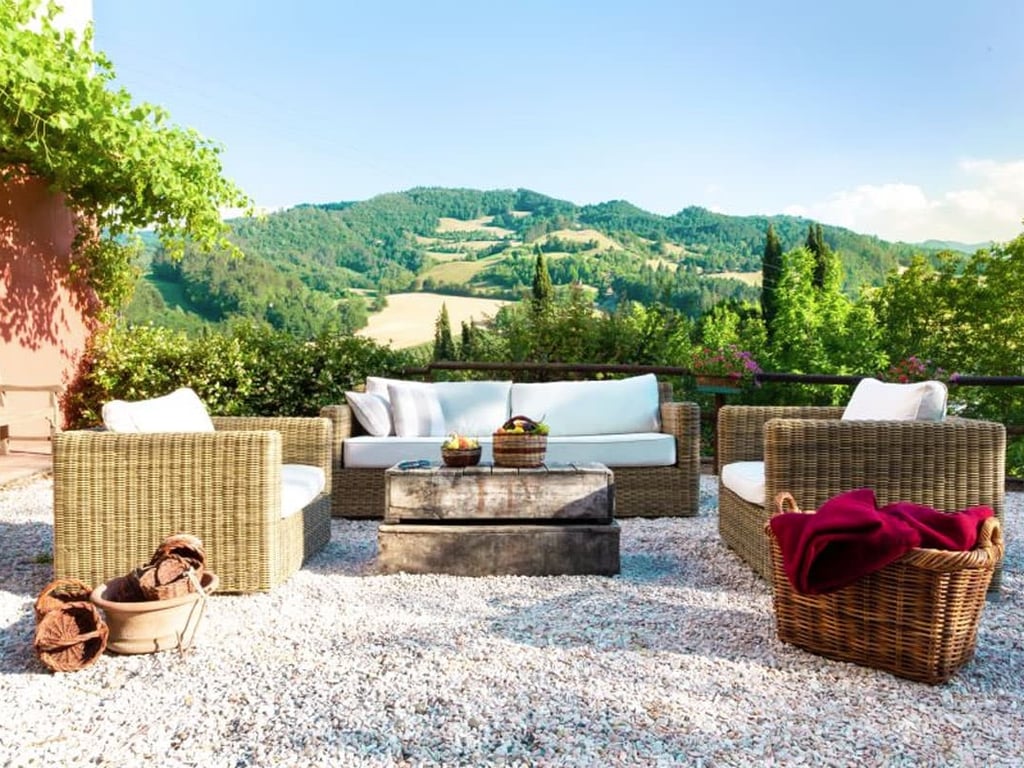 Torretta | Villa and Pool by village in Emilia-Romagna